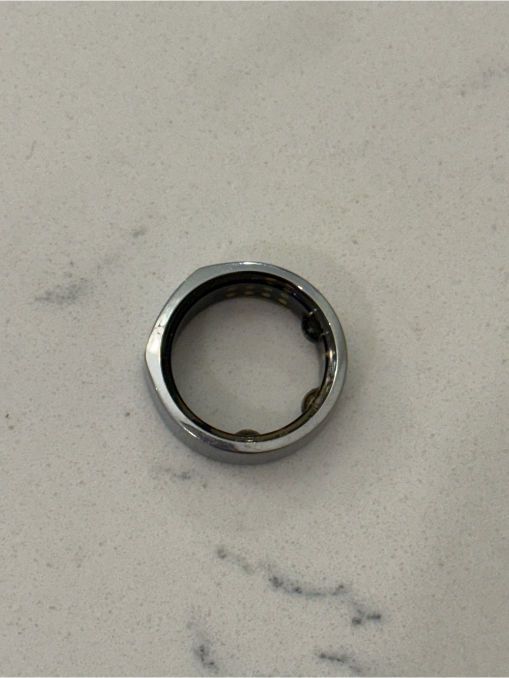 Oura Ring in polished silver-tone